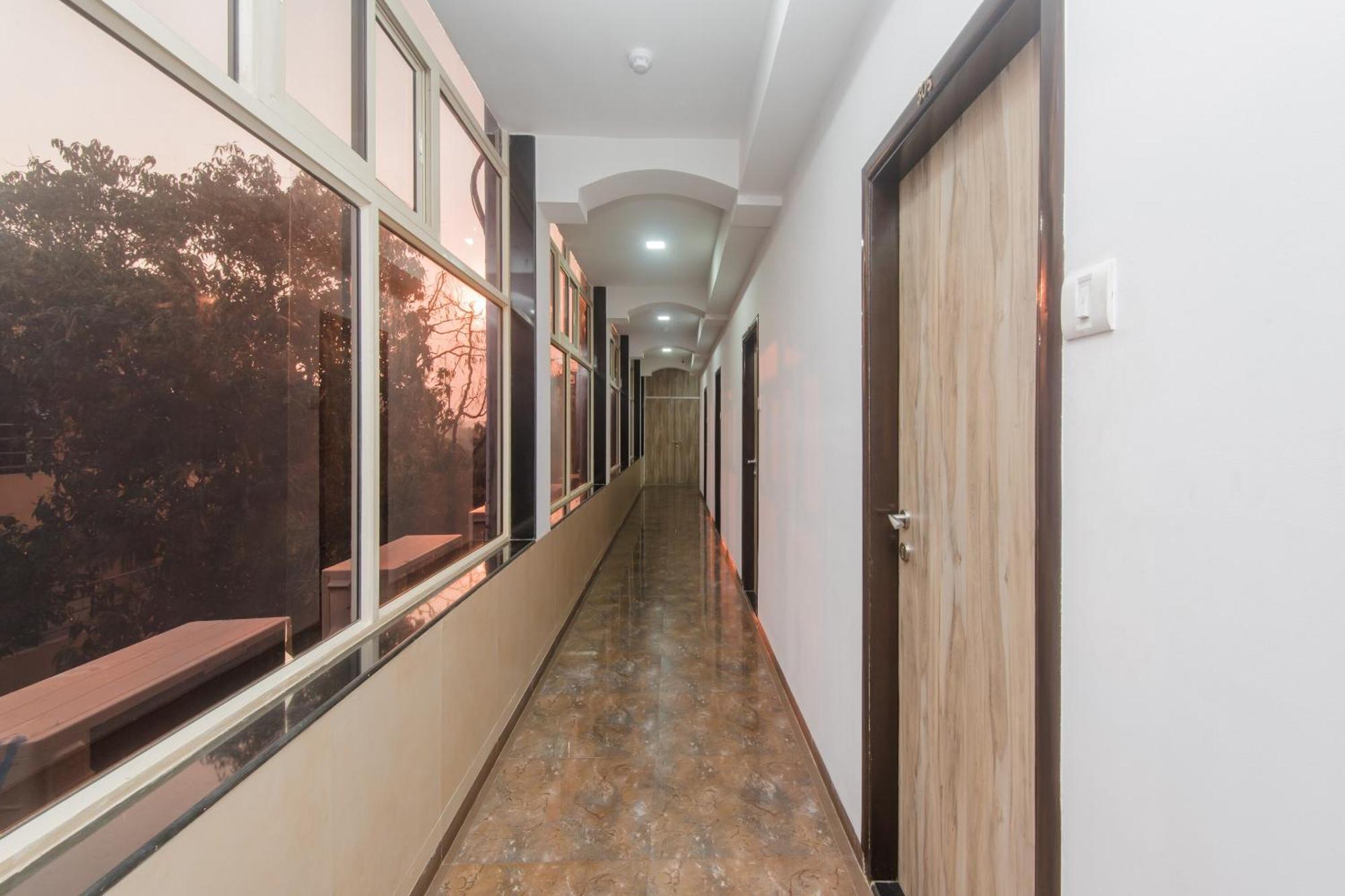 Super Hotel O Divine Residency Near Phoenix Marketcity Mumbai  Buitenkant foto